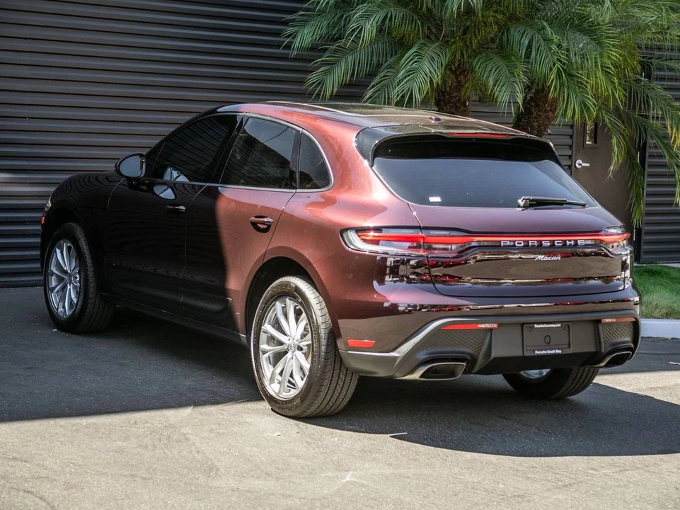 2023 Porsche Macan T - Image 3 of 5