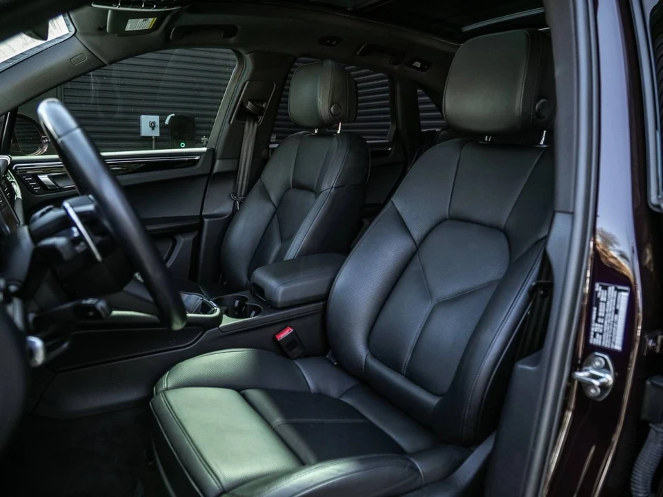 2023 Porsche Macan T - Image 5 of 5
