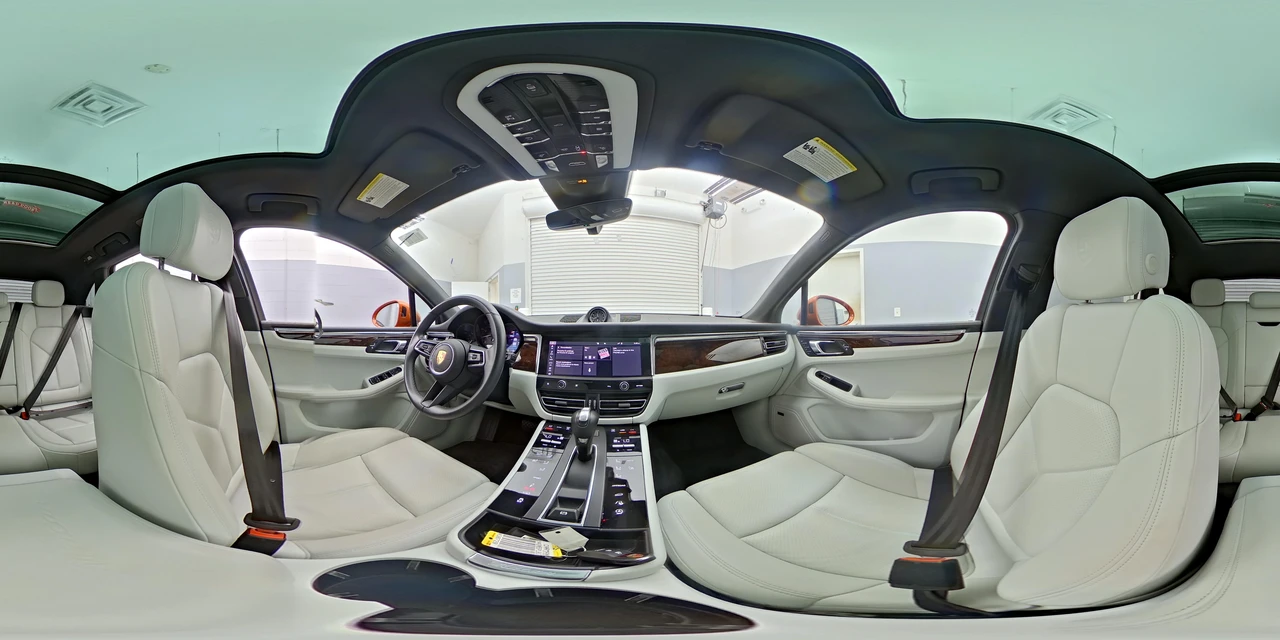 2023 Porsche Macan - Image 26 of 28