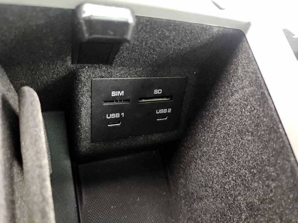 2023 Porsche Macan - Image 20 of 28