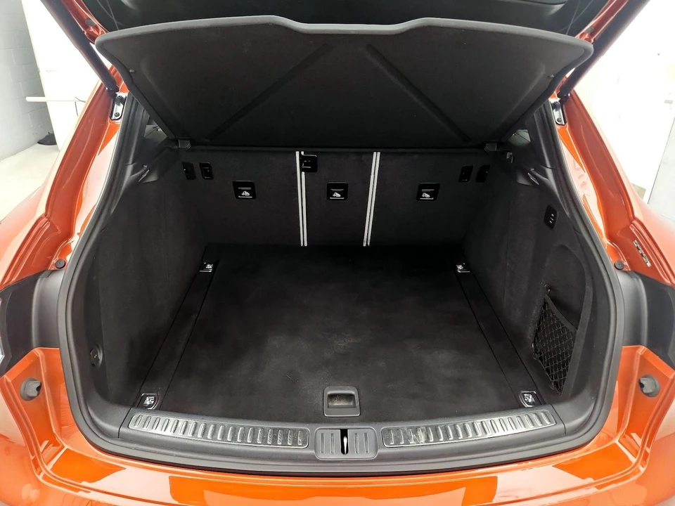 2023 Porsche Macan - Image 23 of 28
