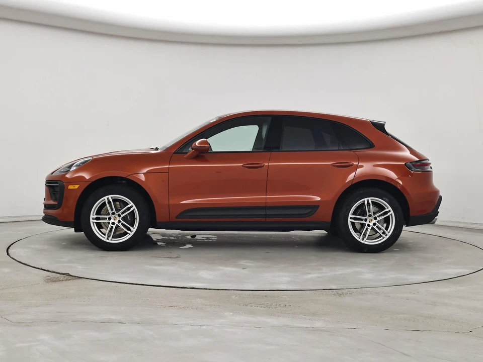 2023 Porsche Macan - Image 4 of 28