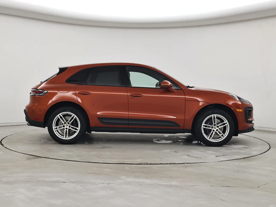 2023 Porsche Macan - Image 8 of 28