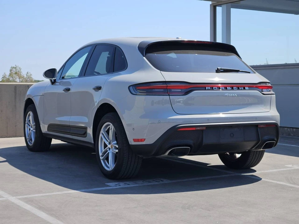 2023 Porsche Macan - Image 3 of 5