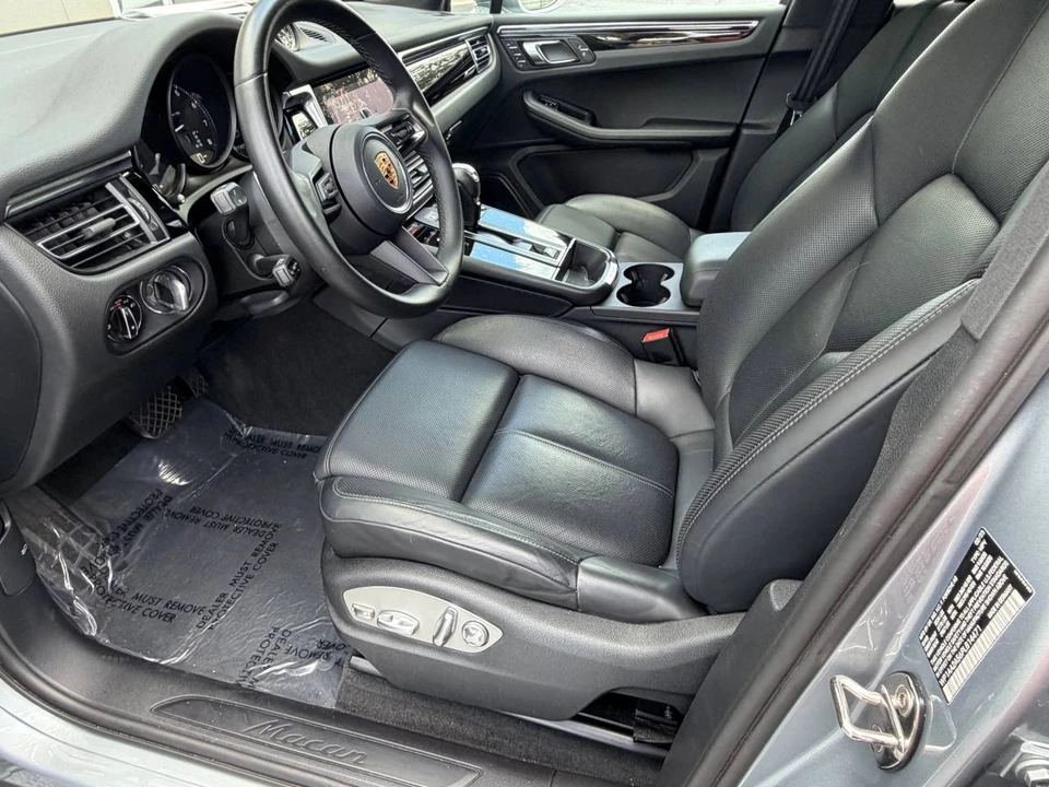 2023 Porsche Macan - Image 4 of 5