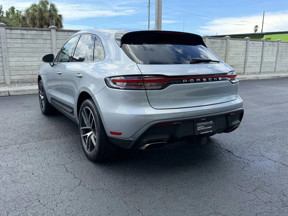 2023 Porsche Macan - Image 3 of 5