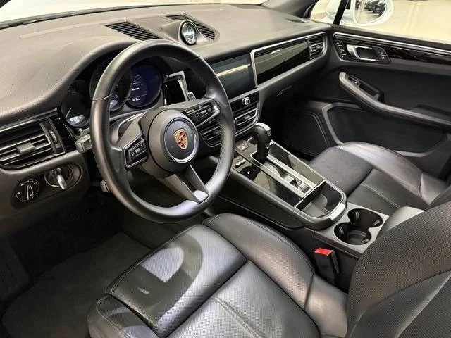2023 Porsche Macan T - Image 4 of 5