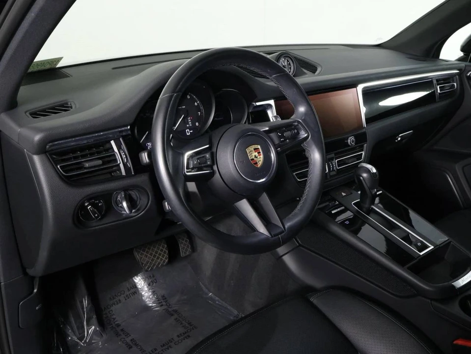 2023 Porsche Macan - Image 4 of 5