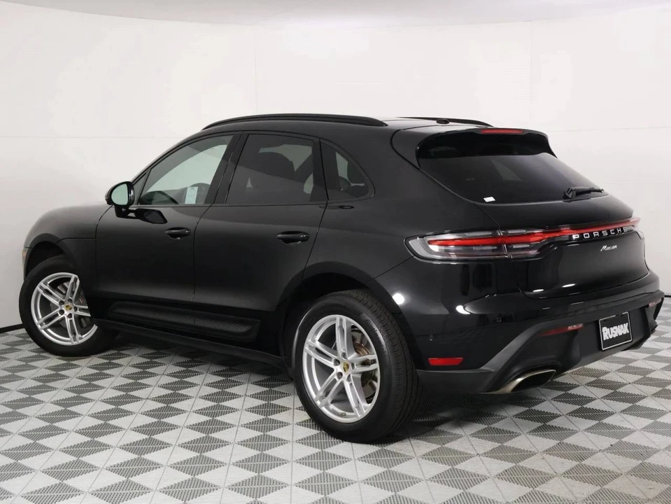 2023 Porsche Macan - Image 3 of 5