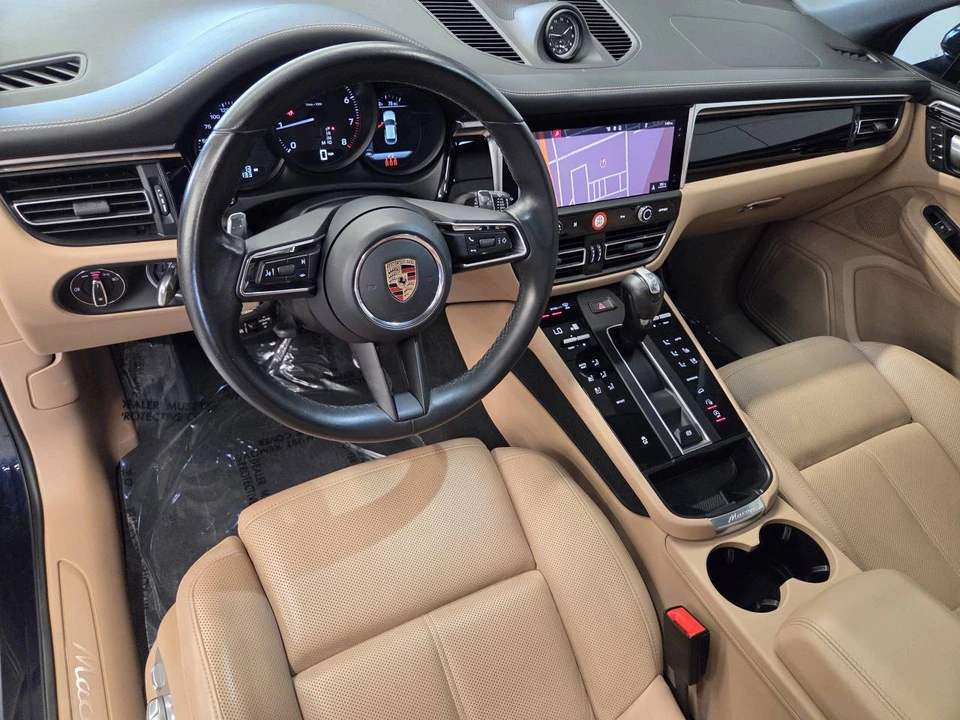 2023 Porsche Macan - Image 4 of 5