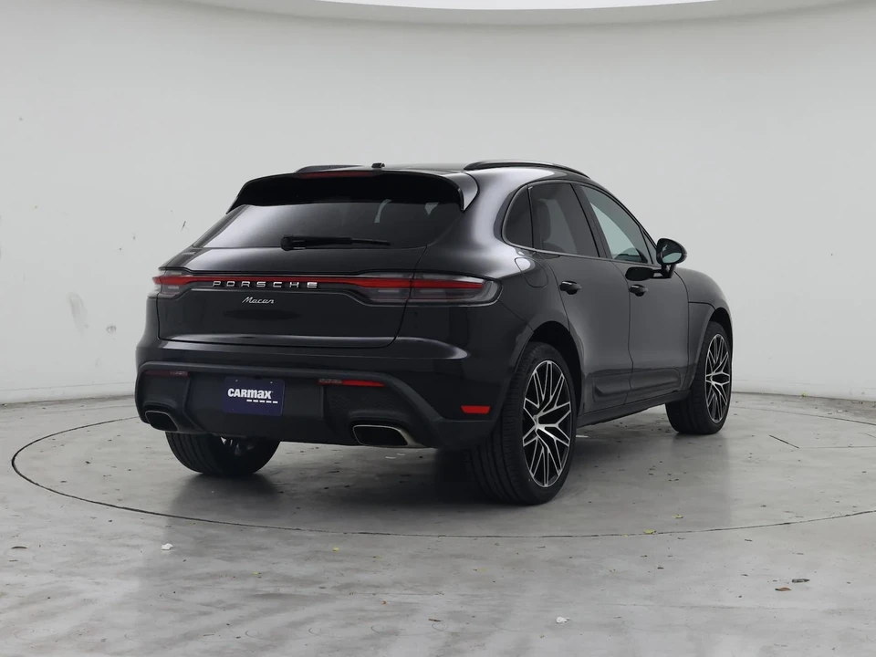 2023 Porsche Macan T - Image 9 of 27