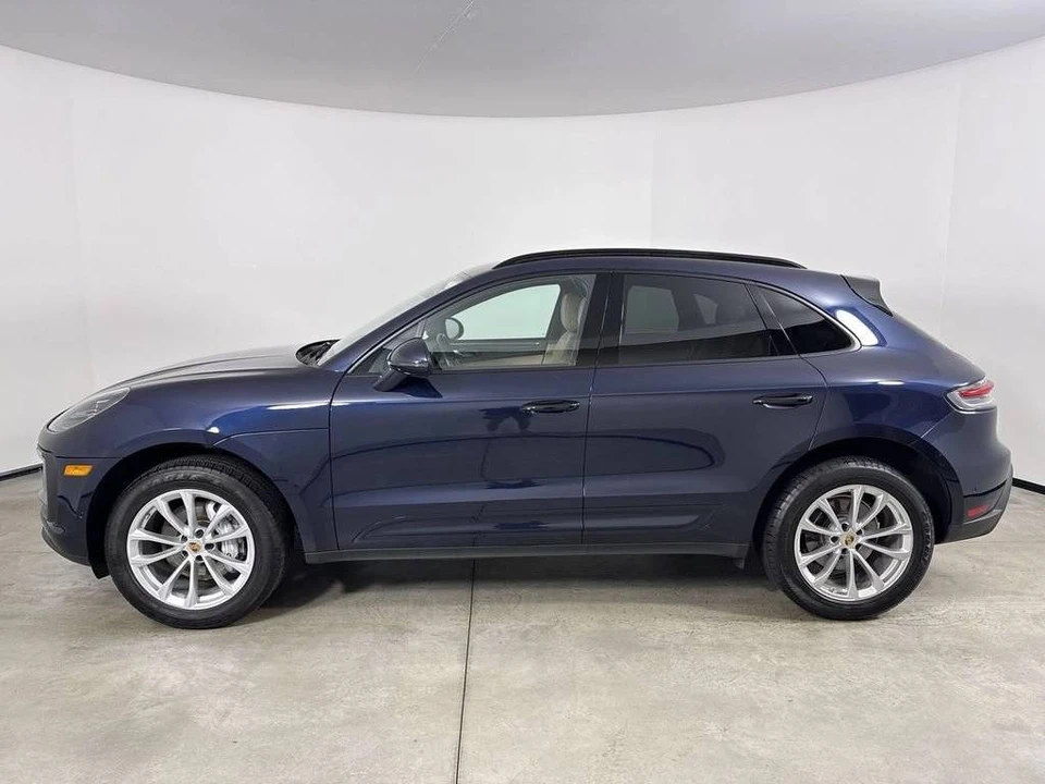 2023 Porsche Macan - Image 2 of 5