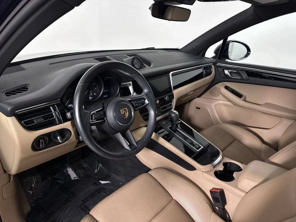 2023 Porsche Macan - Image 4 of 5