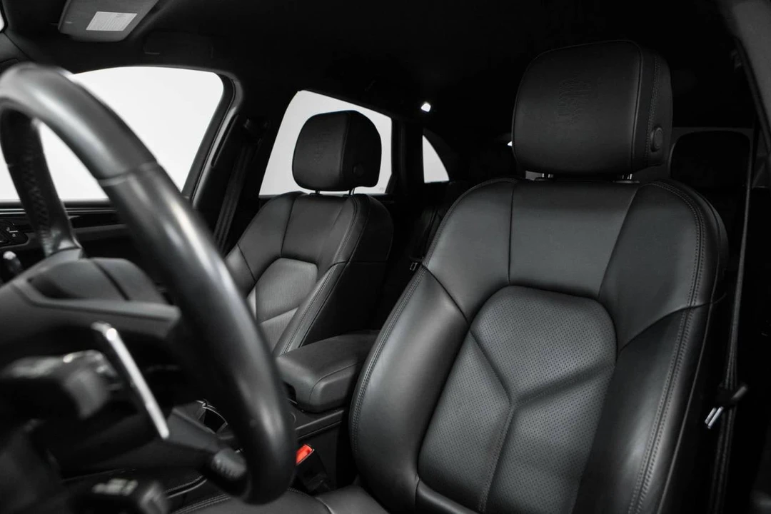 2023 Porsche Macan - Image 5 of 5