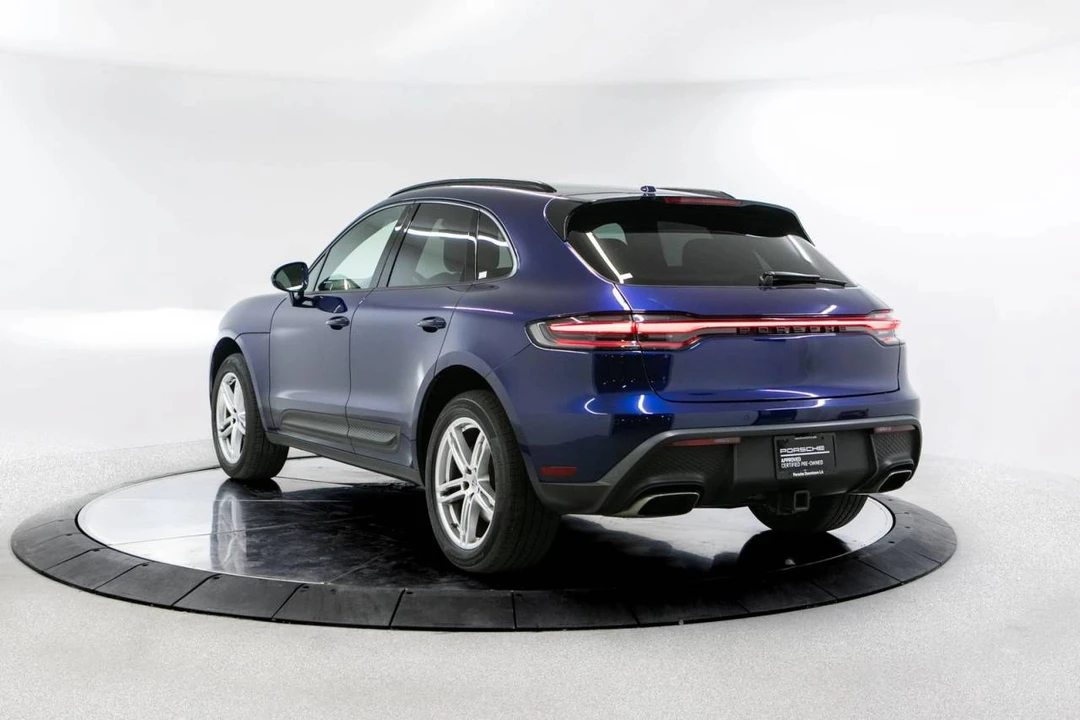 2023 Porsche Macan - Image 3 of 5
