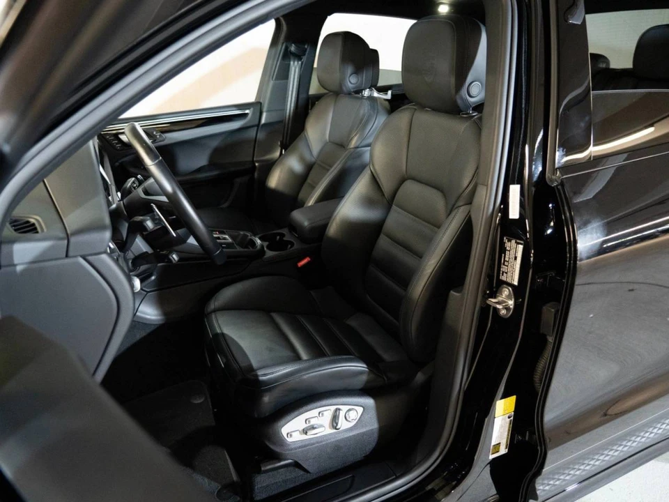 2023 Porsche Macan T - Image 5 of 5