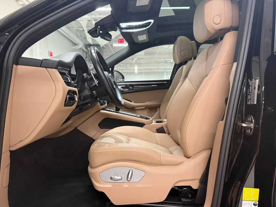 2023 Porsche Macan - Image 5 of 5