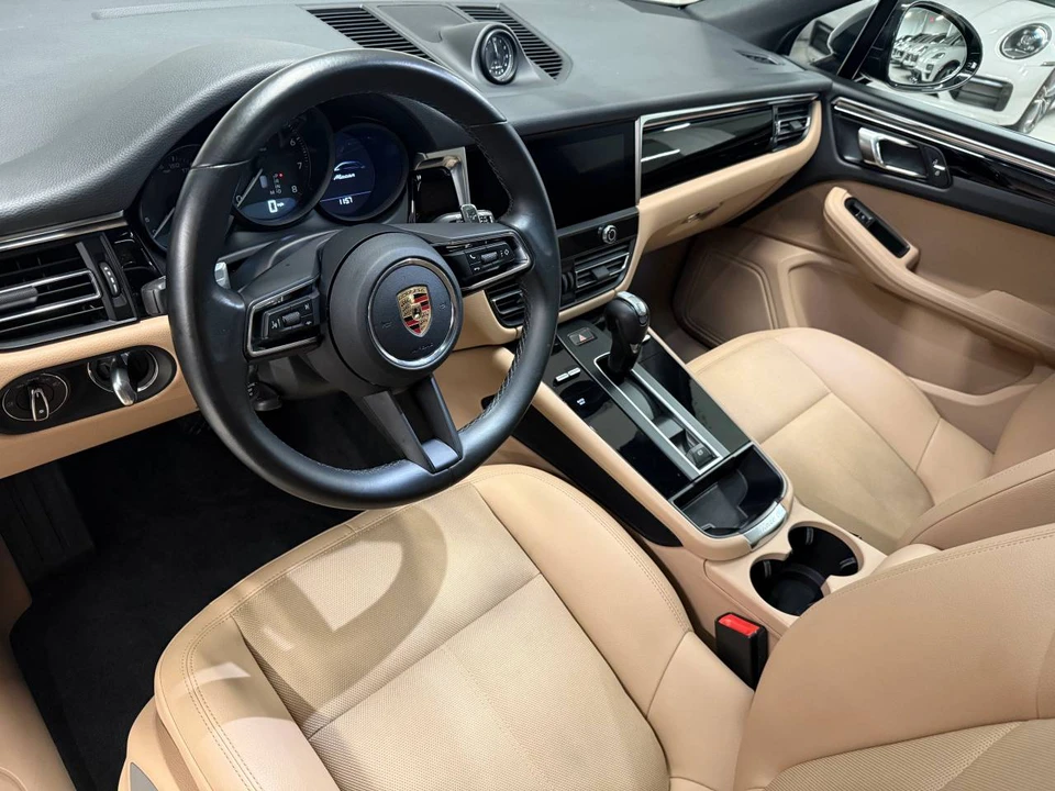 2023 Porsche Macan - Image 4 of 5