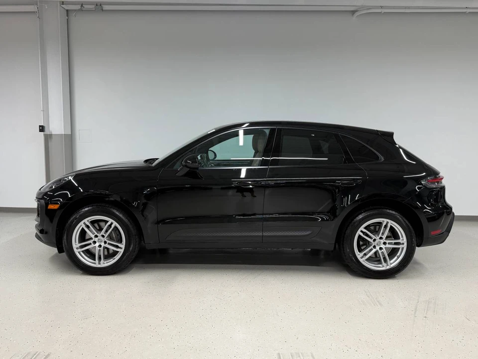 2023 Porsche Macan - Image 2 of 5