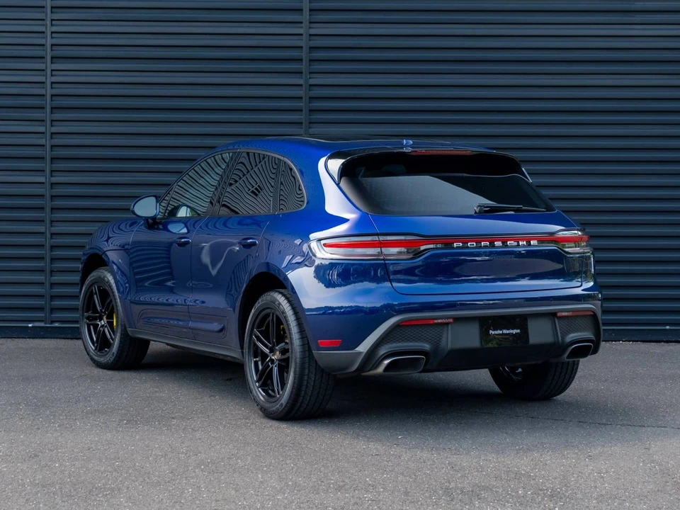 2023 Porsche Macan - Image 3 of 5