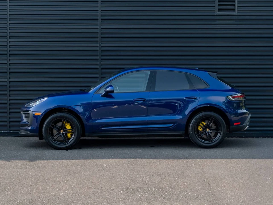 2023 Porsche Macan - Image 2 of 5