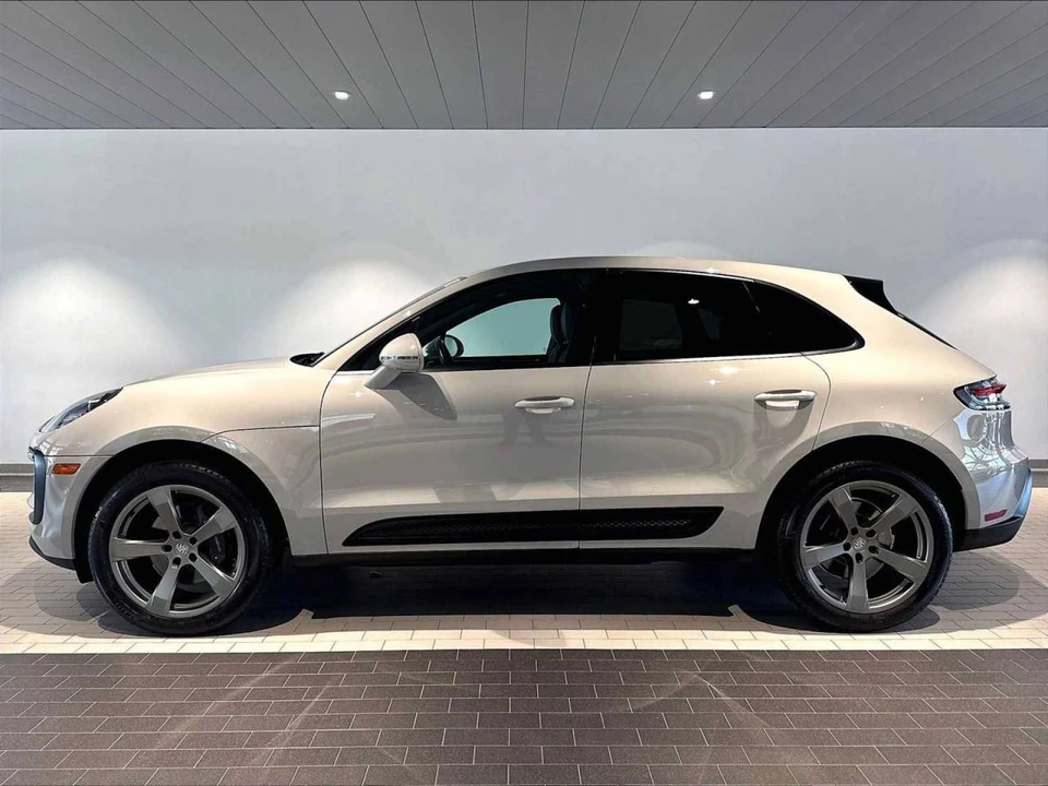 2023 Porsche Macan - Image 2 of 5