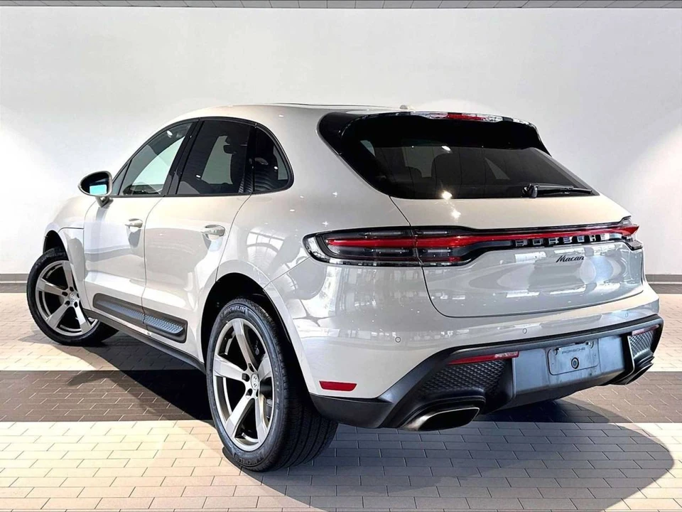 2023 Porsche Macan - Image 3 of 5