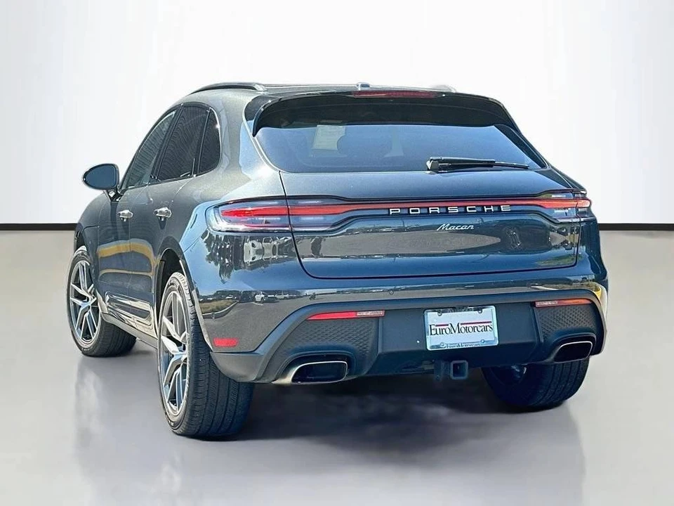 2023 Porsche Macan - Image 3 of 5