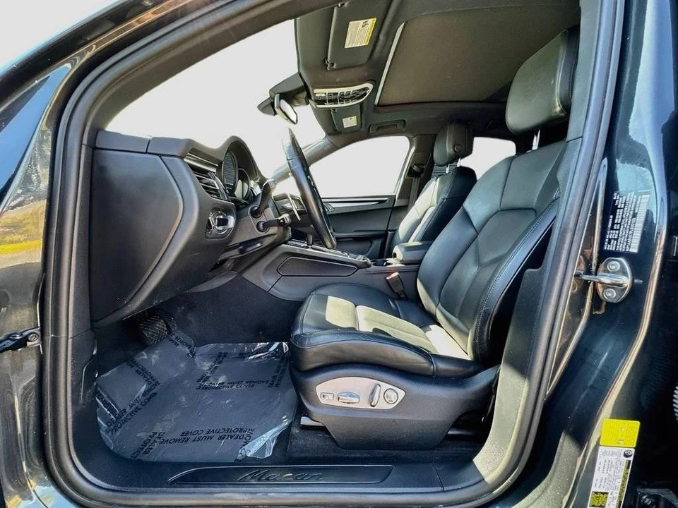 2023 Porsche Macan - Image 5 of 5