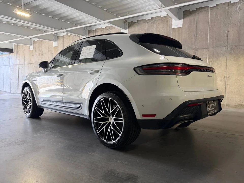 2023 Porsche Macan - Image 3 of 5