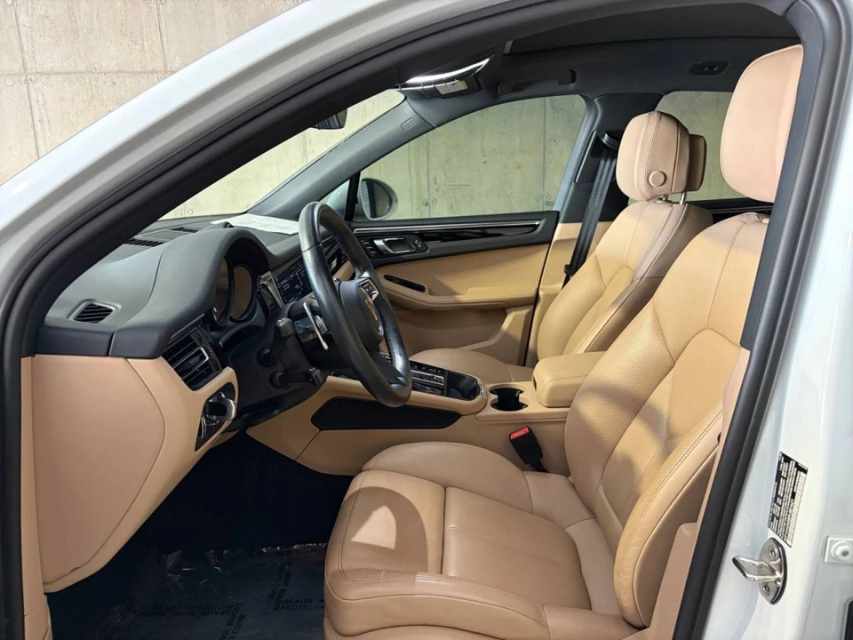 2023 Porsche Macan - Image 4 of 5