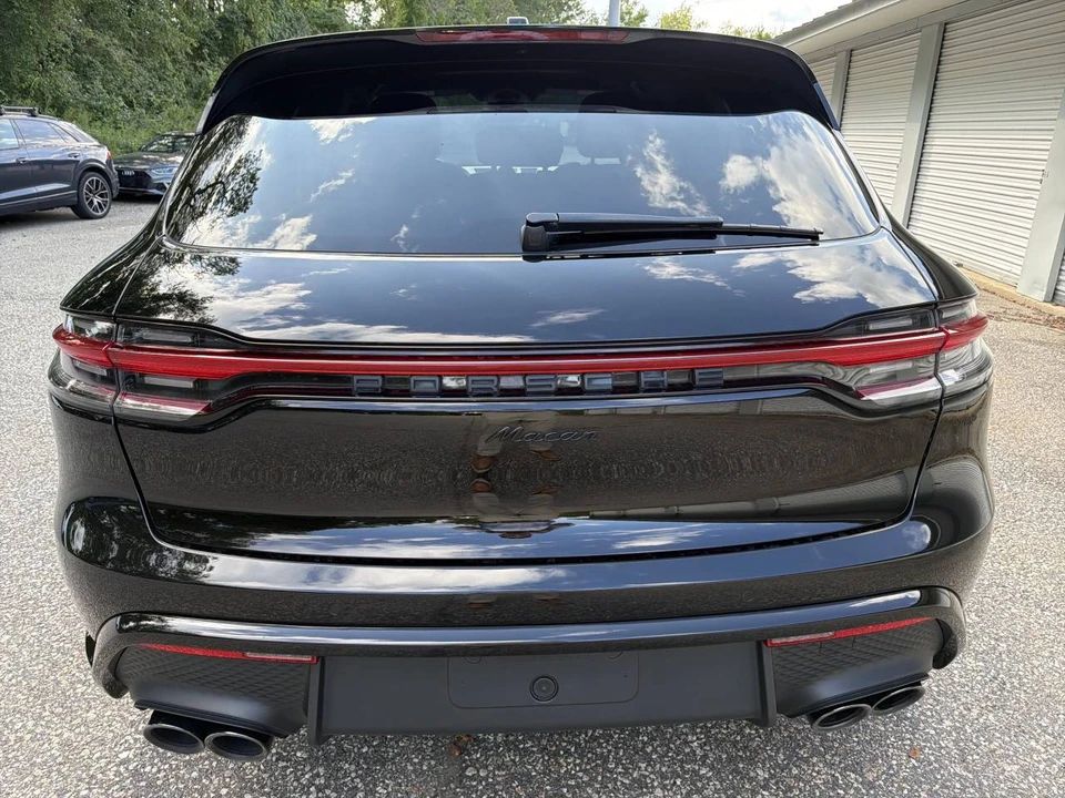 2023 Porsche Macan - Image 4 of 5