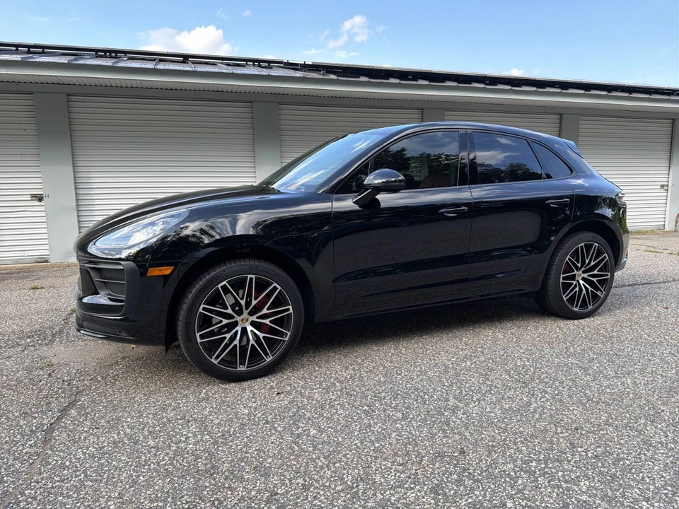 2023 Porsche Macan - Image 2 of 5