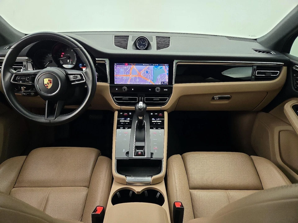 2023 Porsche Macan - Image 10 of 27