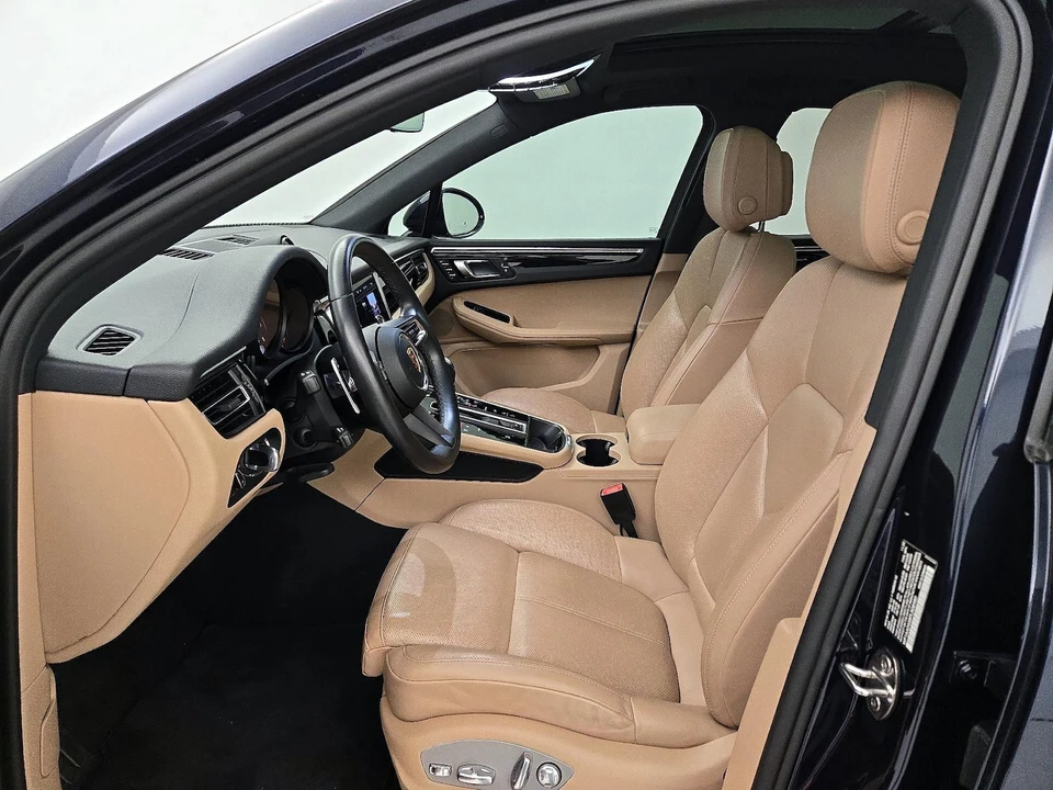 2023 Porsche Macan - Image 12 of 27