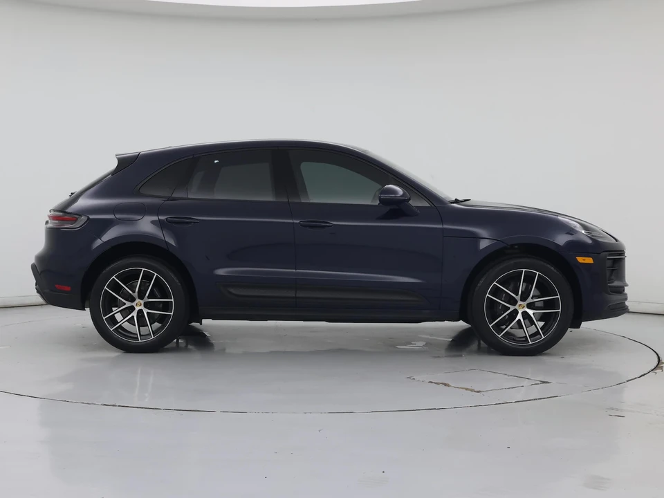 2023 Porsche Macan - Image 8 of 27