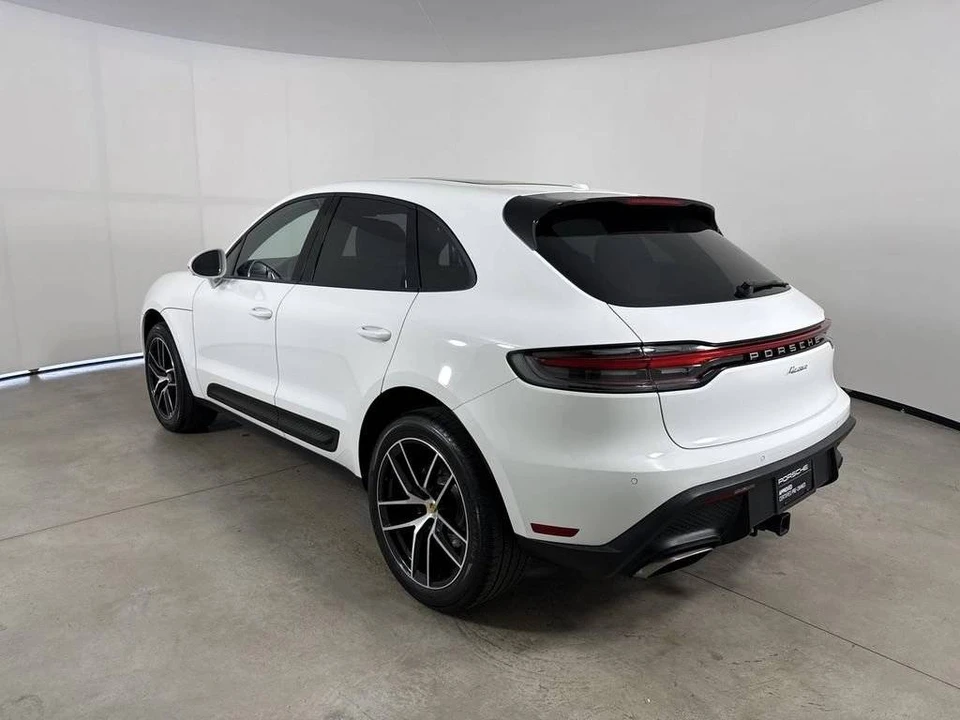 2023 Porsche Macan - Image 3 of 5