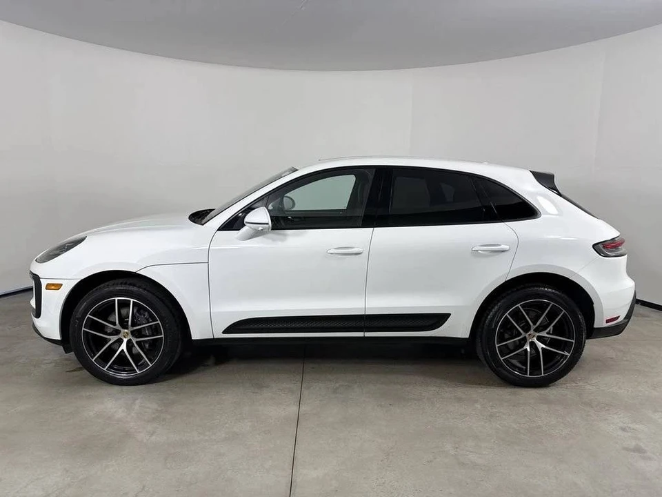 2023 Porsche Macan - Image 2 of 5