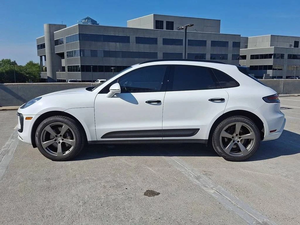2023 Porsche Macan - Image 2 of 5