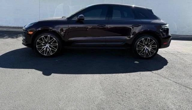 2023 Porsche Macan - Image 2 of 5