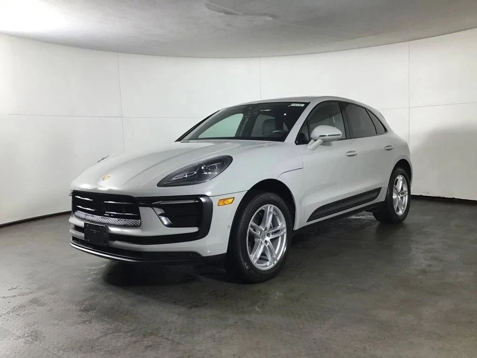 2023 Porsche Macan - Image 3 of 5