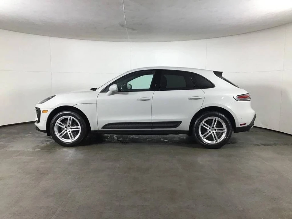 2023 Porsche Macan - Image 4 of 5