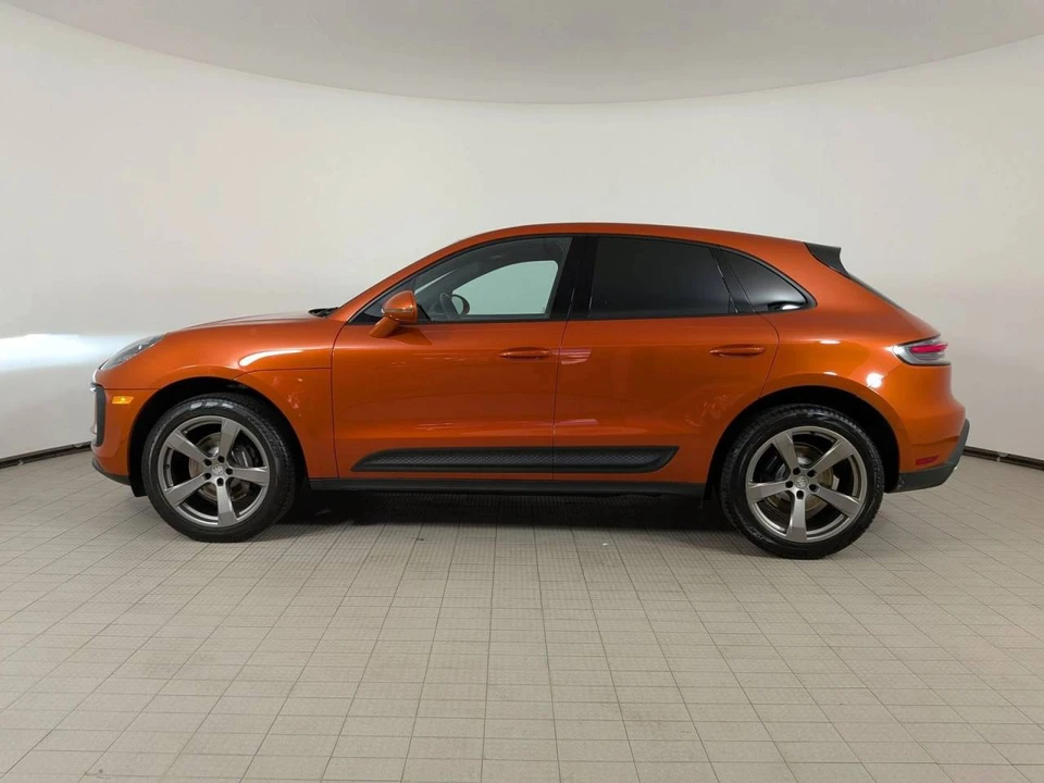 2023 Porsche Macan - Image 2 of 5