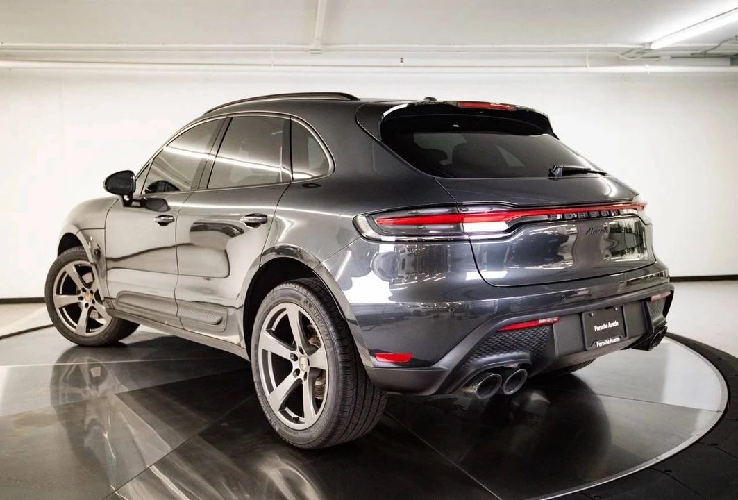 2023 Porsche Macan - Image 3 of 5