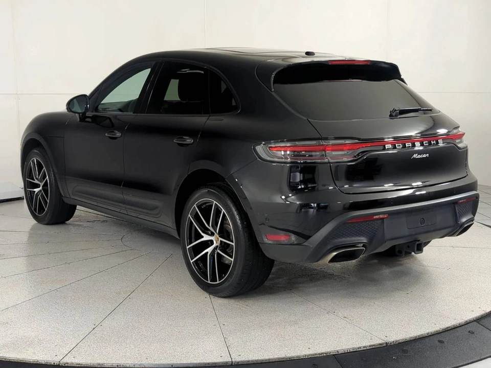 2023 Porsche Macan - Image 3 of 5