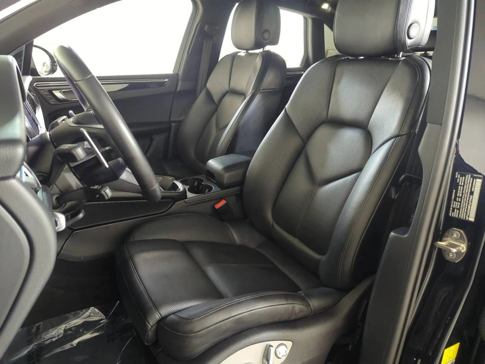 2023 Porsche Macan - Image 5 of 5