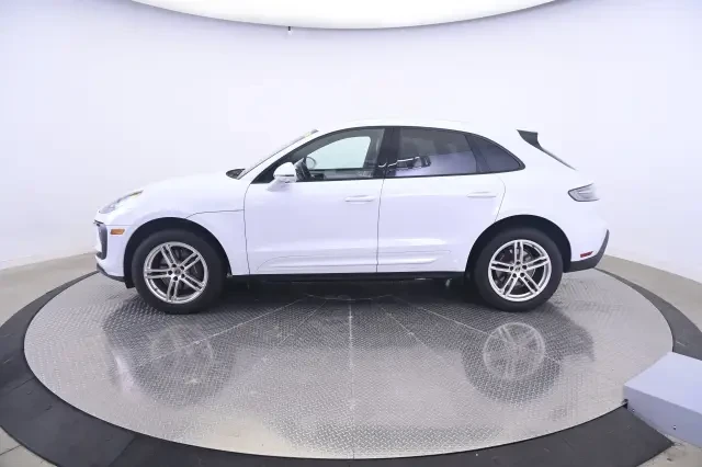 2023 Porsche Macan T - Image 14 of 31