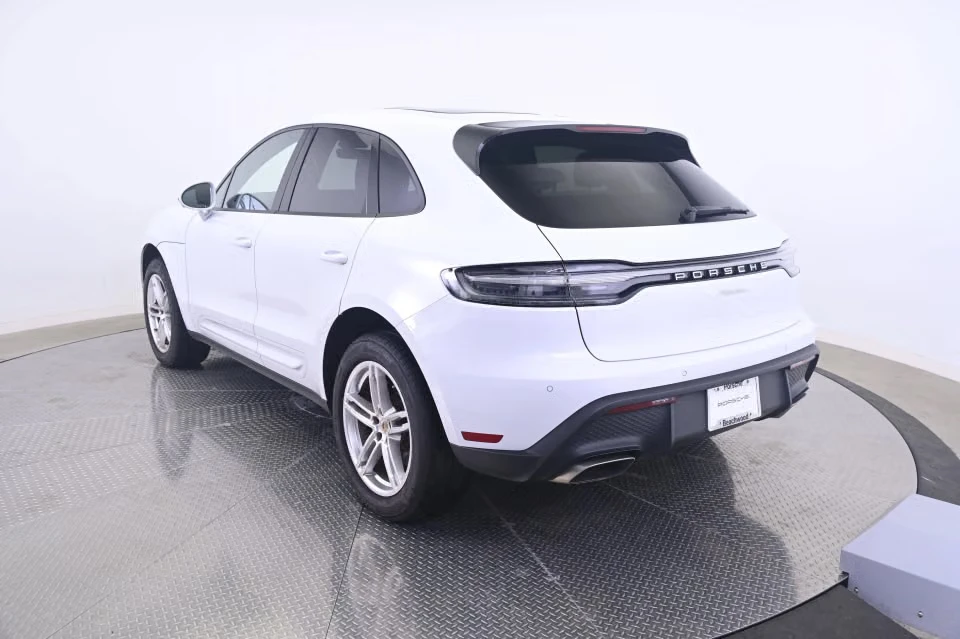 2023 Porsche Macan T - Image 19 of 31