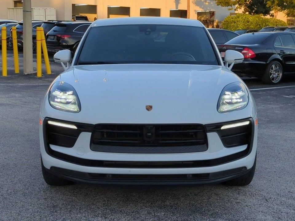 2023 Porsche Macan - Image 5 of 5
