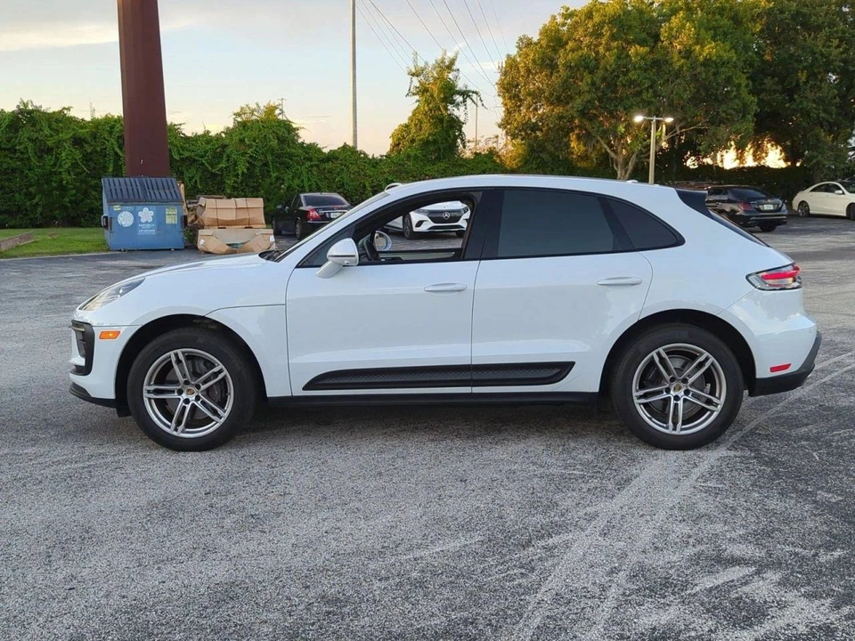 2023 Porsche Macan - Image 2 of 5